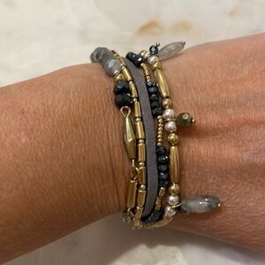 Lucky bracelet with five bracelets in one with magnetic closure